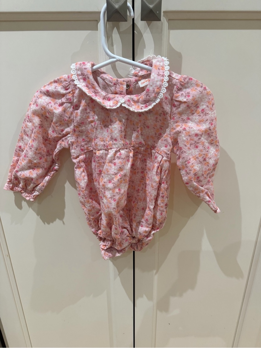 Cat & Jack 12m Pink and White Floral Baby Romper cotton with Lace Trim